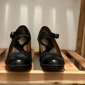 Clarks Mary Jane Heels